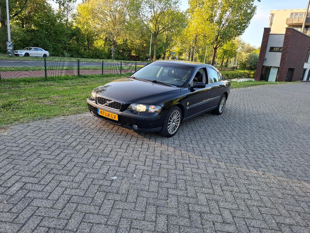 Volvo S60 2.4 170PK 2003 Zwart, Voorwielaandrijving, 1442 kg, Zwart, S60