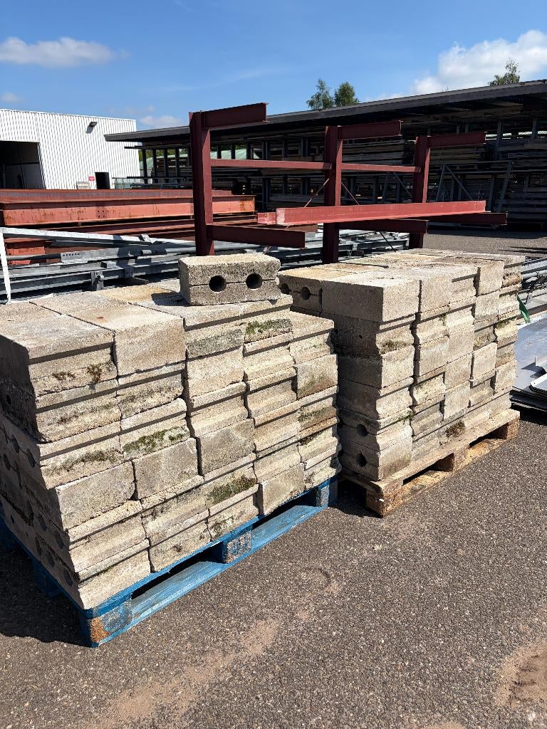 Stenen  betonsteen beton blok ( 318 ), Ophalen, Bakstenen, Nb, Nb