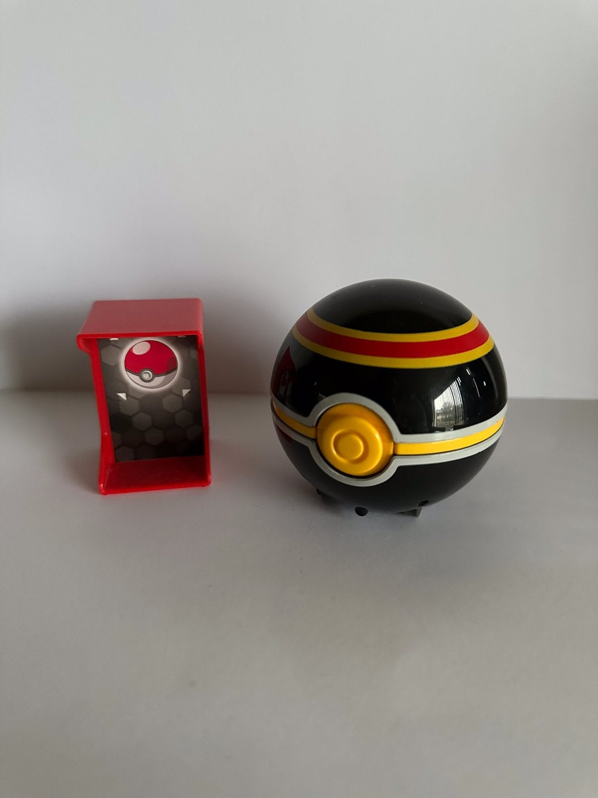 Tomy Pokemon pull back Pokeball zonder figuurtje, Ophalen of Verzenden, Zo goed als nieuw