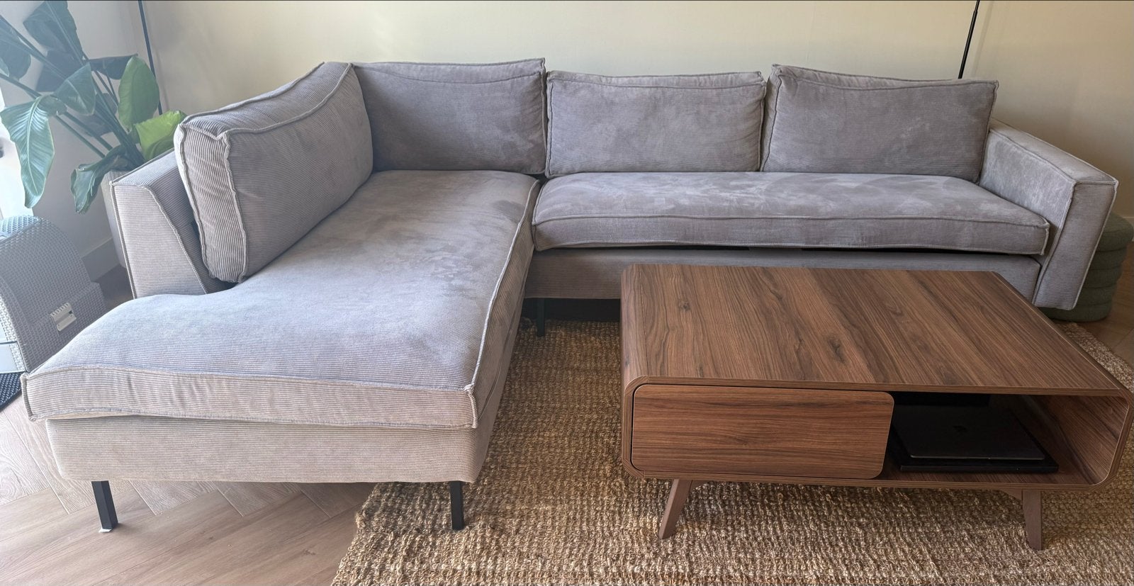 Grijze ribcord hoekbank, Huis en Inrichting, Ophalen, 250 tot 300 cm, Gebruikt, Hoekbank