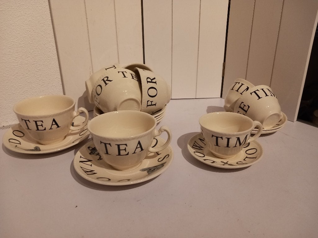 Wood and Sons Coffee en Tea servies Garden zwarte letters., Keramiek, Ophalen of Verzenden, Zo goed als nieuw, Overige stijlen