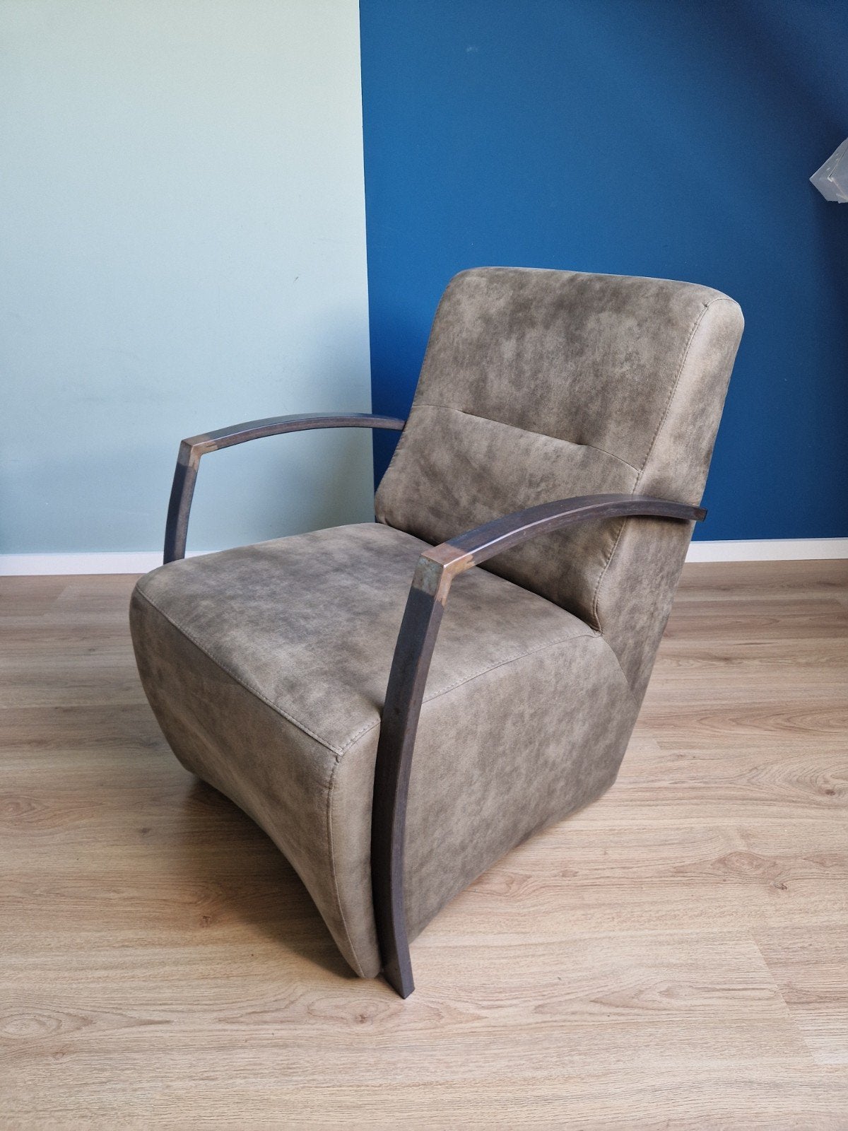 Moderne fauteuil met metalen armleuningen, Ophalen, Gebruikt, Overige kleuren, Metaal