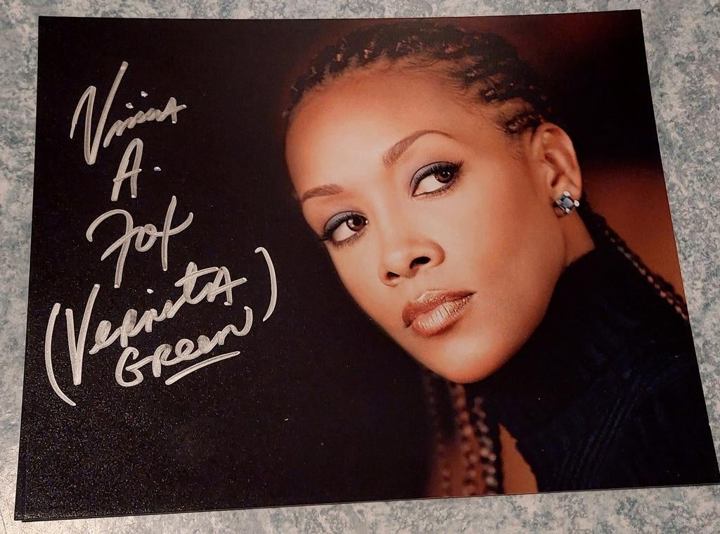 Handtekening Vivian A. Fox - kill bill independance day, Verzamelen, Muziek, Artiesten en Beroemdheden, Ophalen of Verzenden, Foto of Kaart