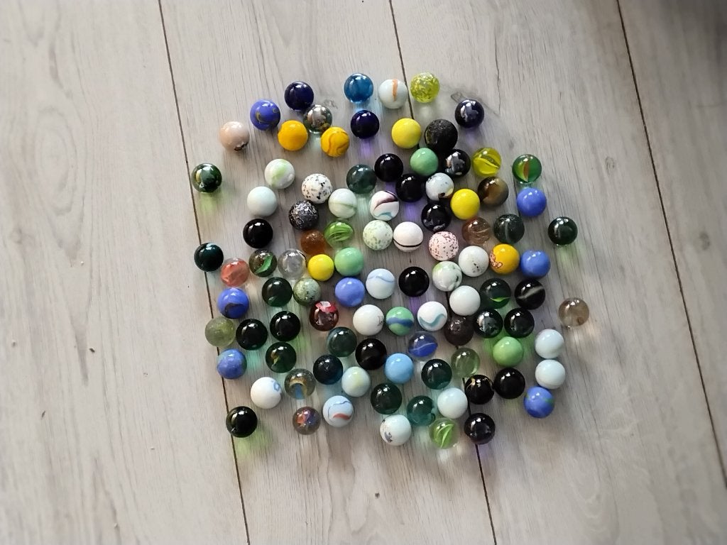 97 knikkers xl + een gratis miniscule knikker., Ophalen of Verzenden, Gebruikt