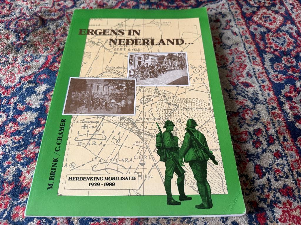 Ergens in Nederland. Herdenking Mobilisatie 1939 - 1989, Boeken, Niet van toepassing, Ophalen of Verzenden, Zo goed als nieuw