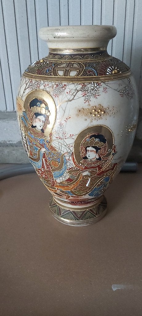 Antieke Japanse vaas, goud met roomkleurig. Euro 50,00, Antiek en Kunst, Ophalen