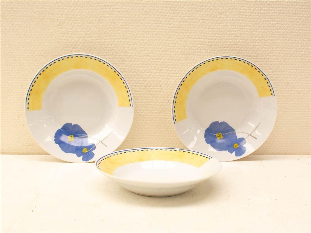 3 diepe borden 30639, Gebruikt, Ophalen of Verzenden, Bord(en), Wedgwood