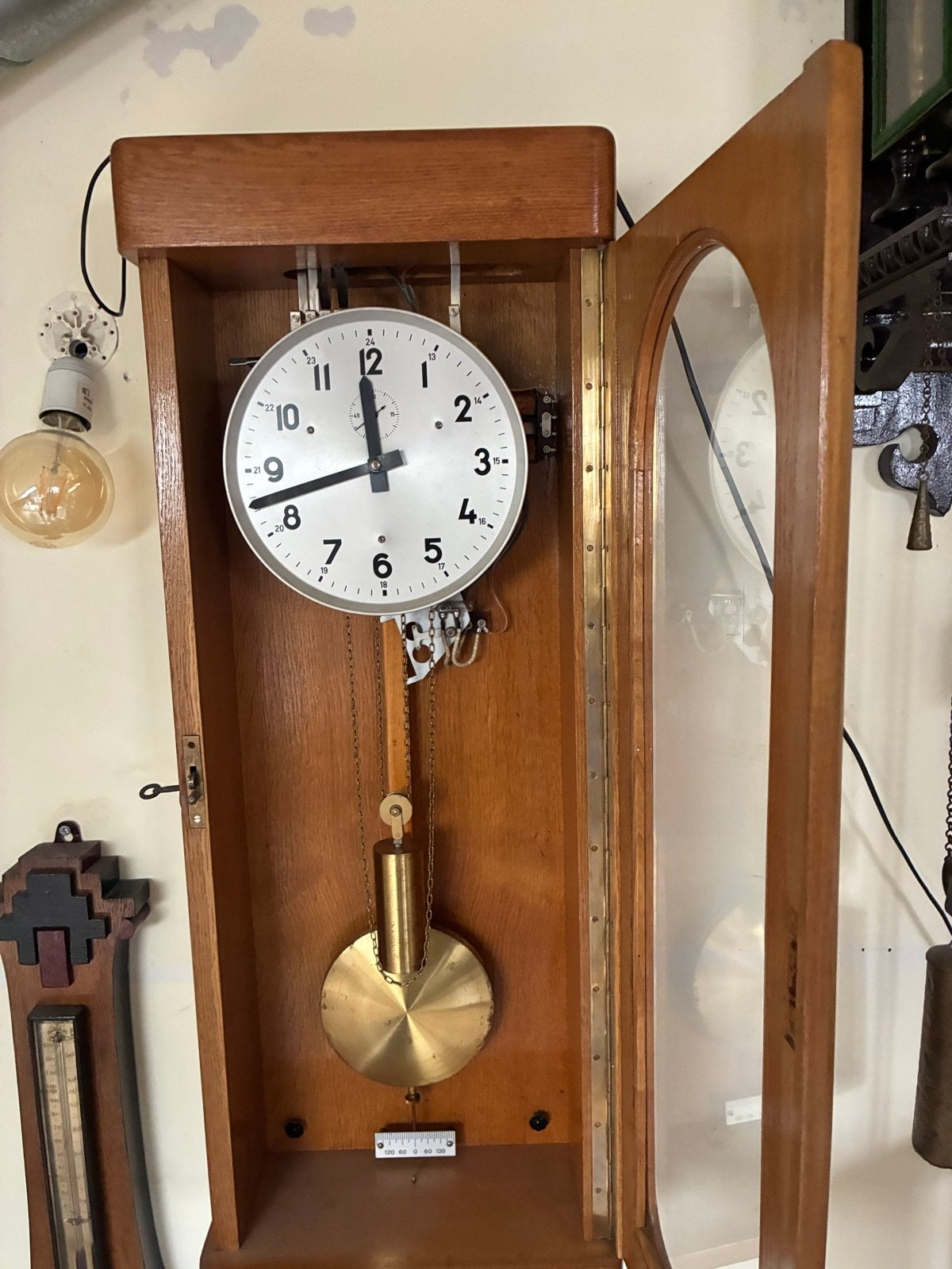 Vintage wandklok met slinger - Houten behuizing, Antiek en Kunst, Antiek | Klokken, Ophalen