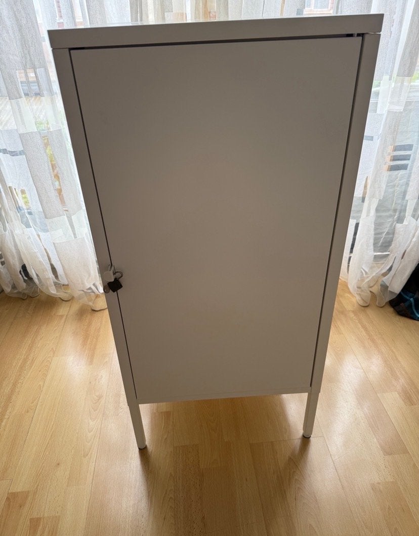 IKEA kast met slot - Wit, compact en veelzijdig, Ophalen of Verzenden, Gebruikt