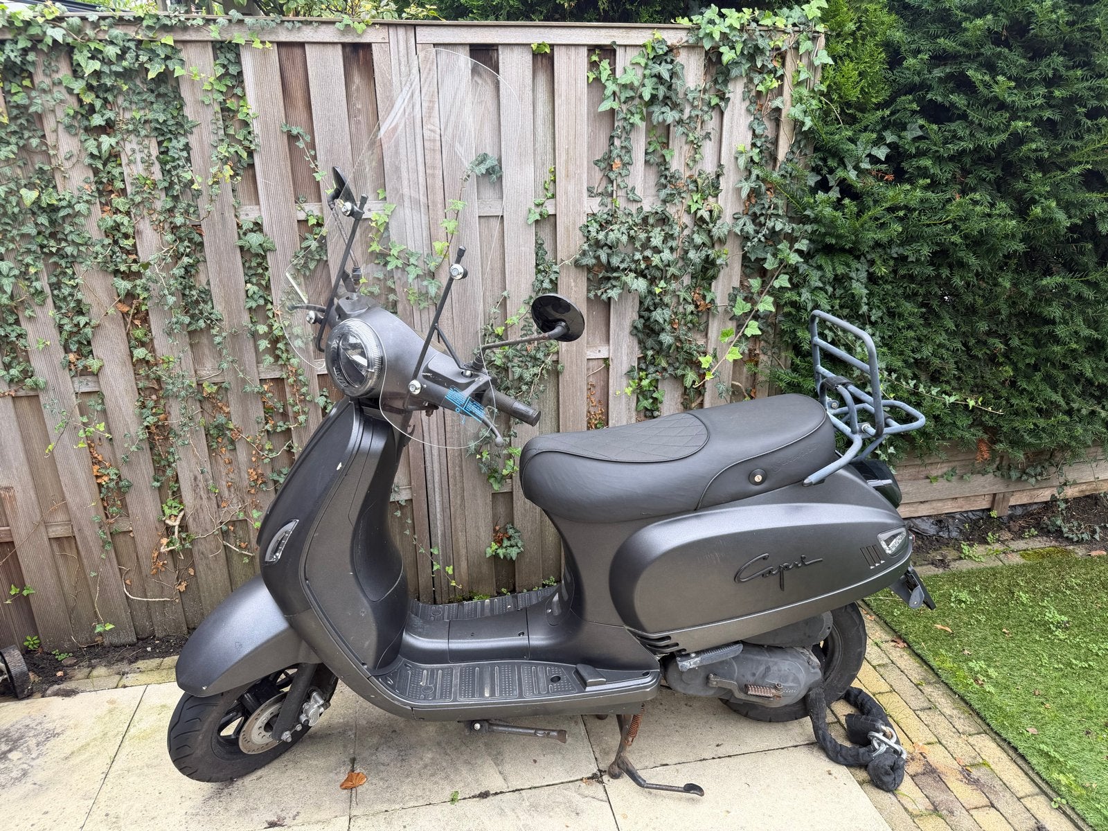 Santini Capri scooter met windscherm en maar 6.974km!, Ophalen, Gebruikt, Benzine