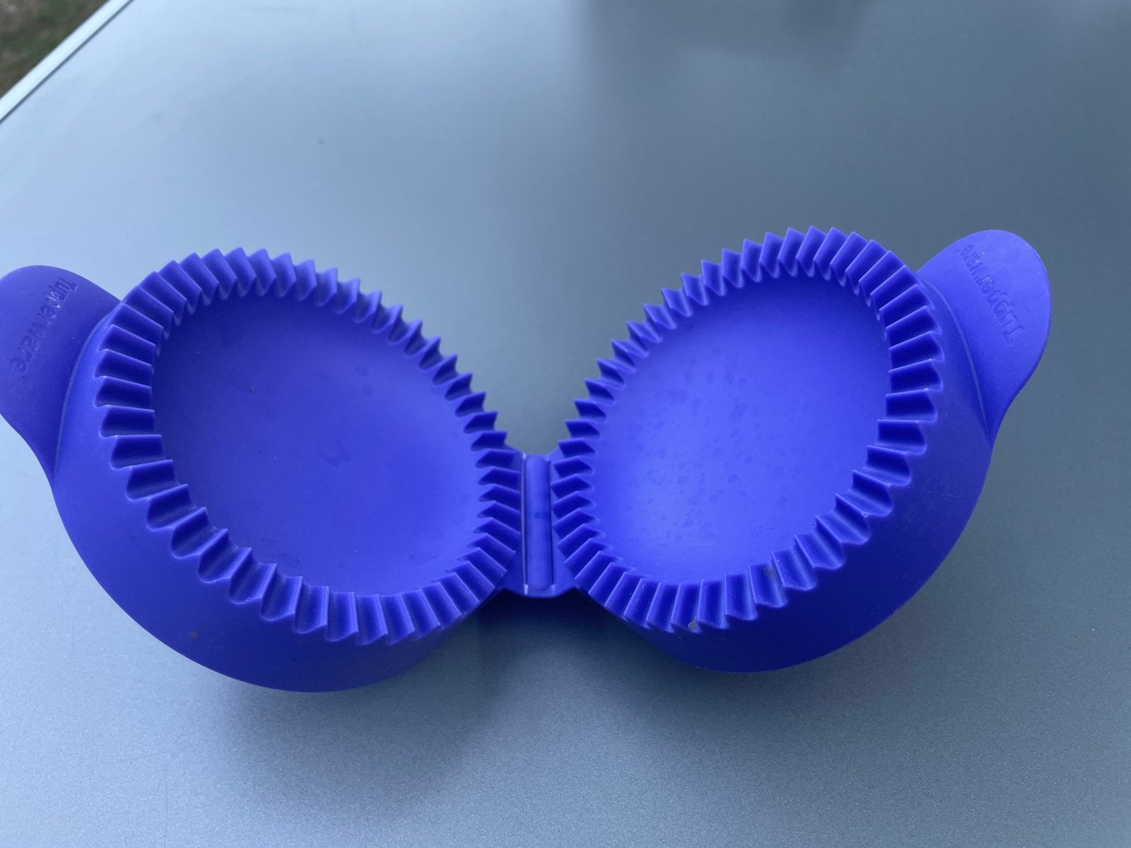 Tupperware empanada maker / deegpers, Huis en Inrichting, Keuken | Tupperware, Ophalen of Verzenden, Gebruikt, Paars, Overige typen