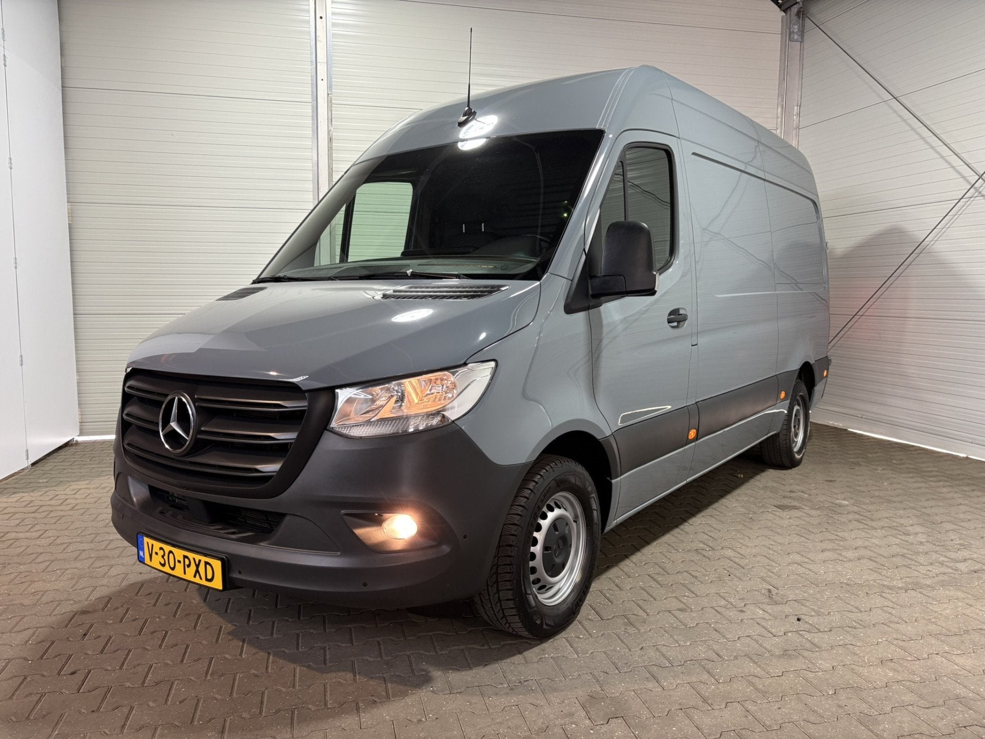 Mercedes-Benz Sprinter 317 1.9 CDI L2H2 RWD AUT 170Pk Cruise, Gebruikt, 4 cilinders, 2000 kg, 2237 kg