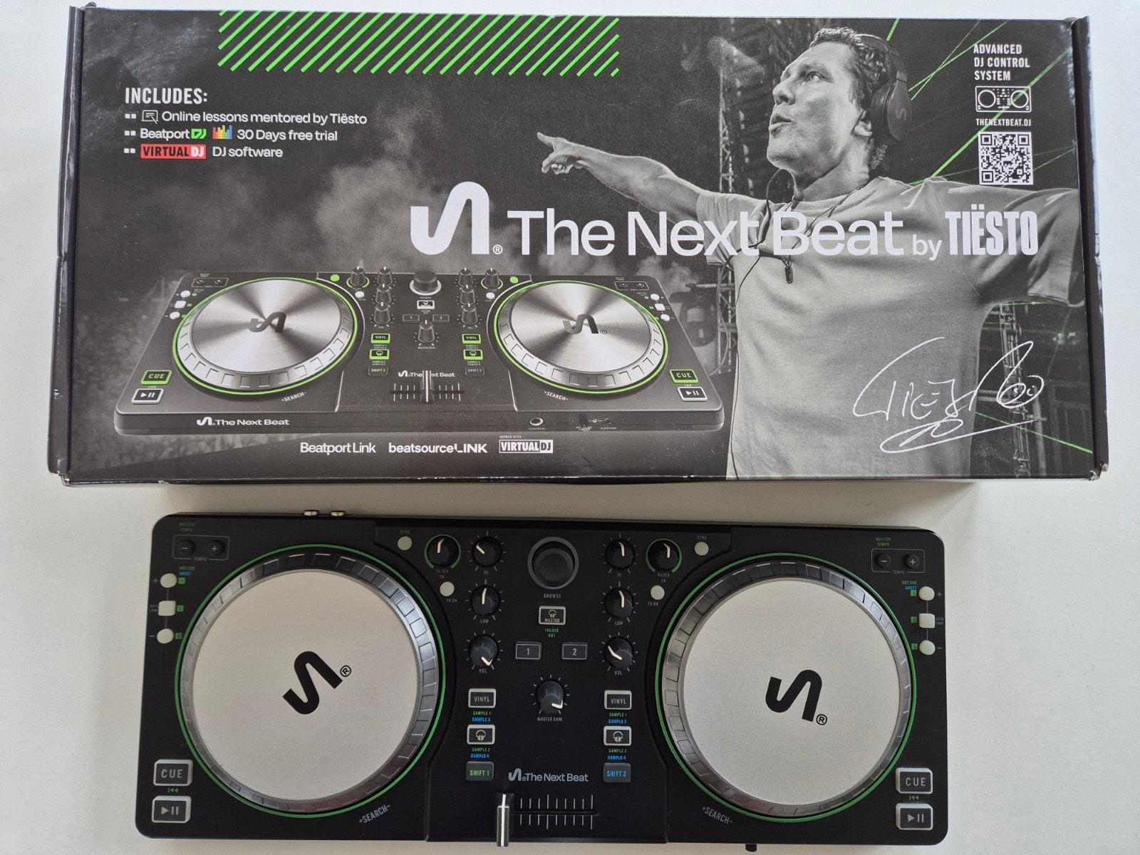 The Next Beat by Tiësto DJ Controller Systeem, Muziek en Instrumenten, Dj-sets en Draaitafels, Ophalen of Verzenden, Zo goed als nieuw