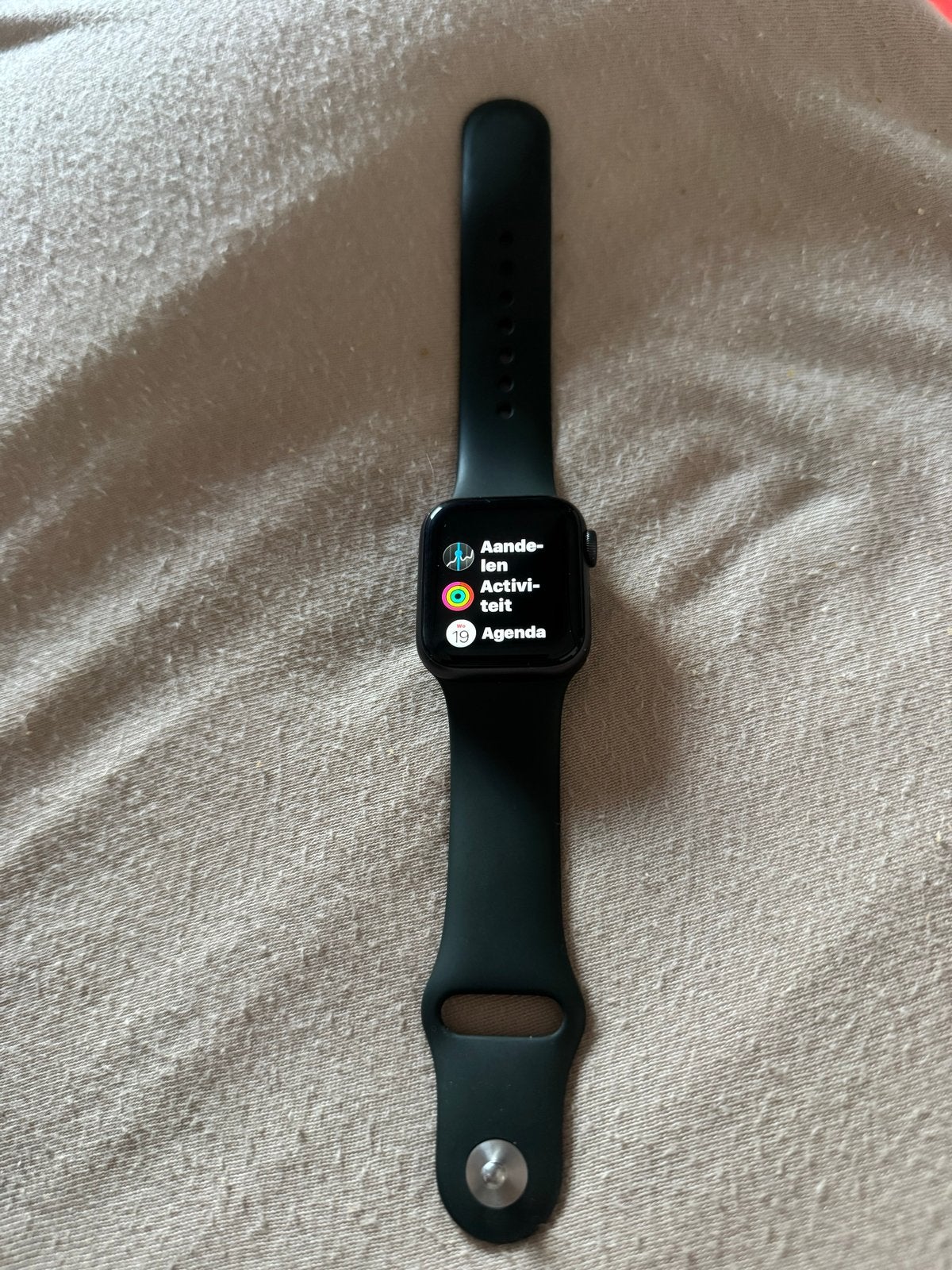Apple Watch Series 6 (GPS) 40mm - Zo goed als nieuw, Ophalen, Hartslag, Zwart, IOS