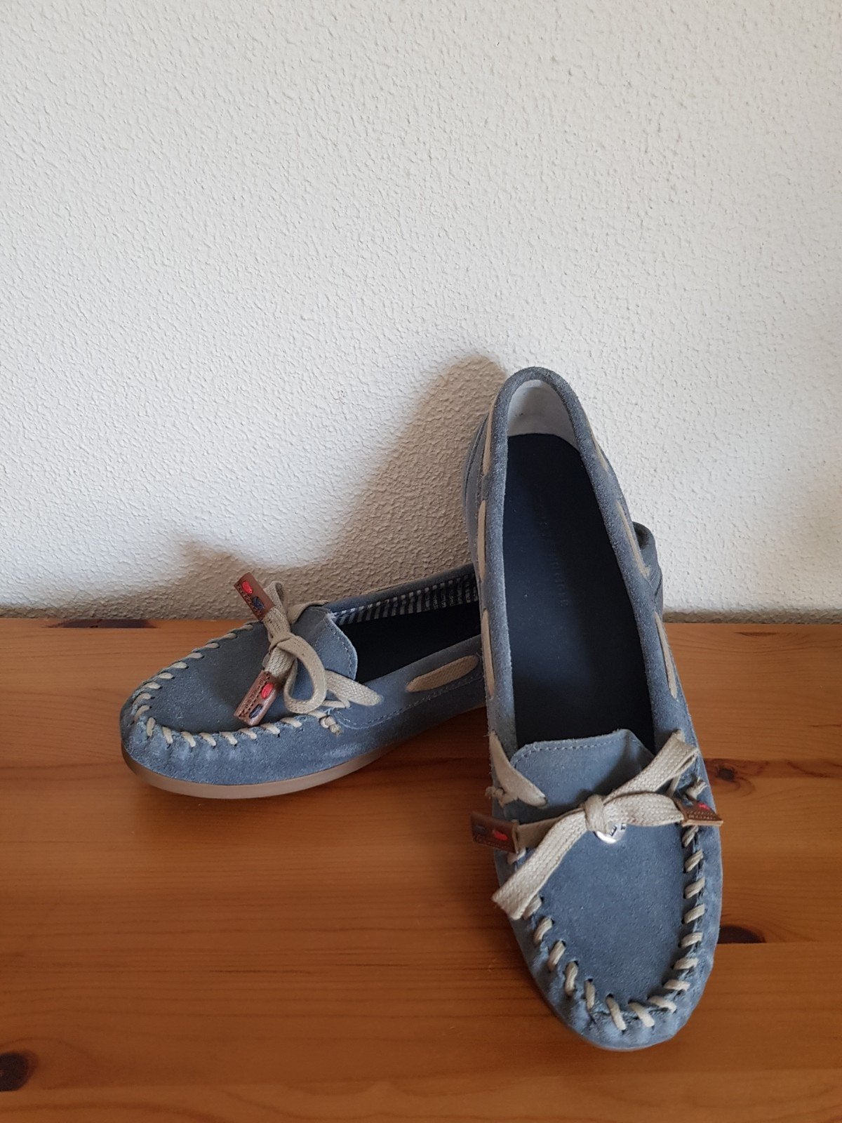 Tommy Hilfinger jeans blauwe suede mocassins maat 38 NIEUW!, Ophalen of Verzenden, Nieuw, Blauw, Sneakers of Gympen