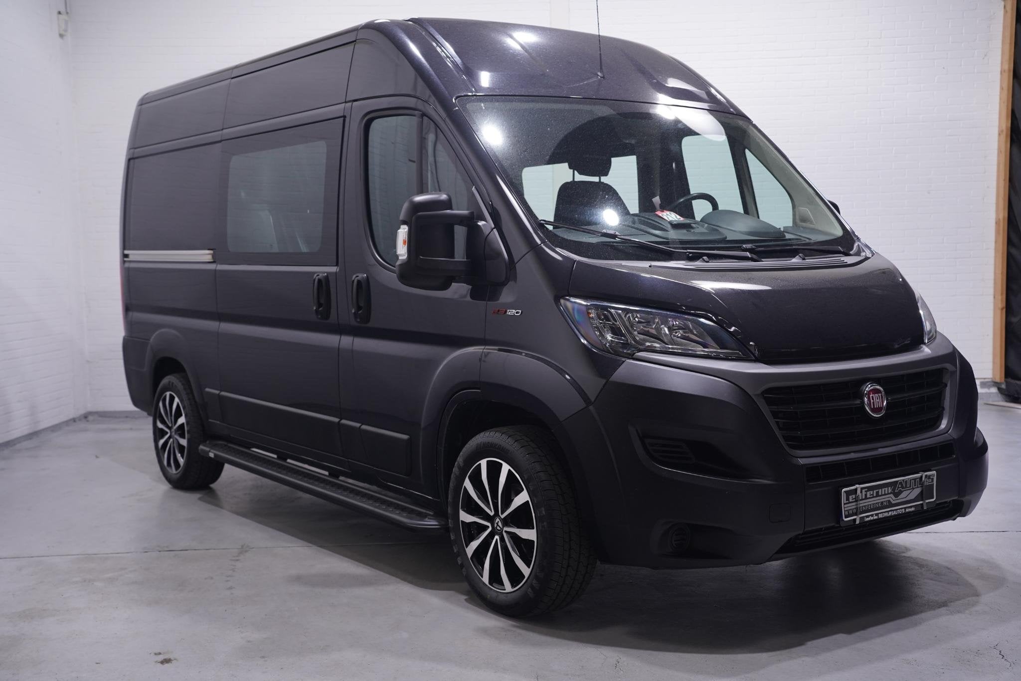Fiat Ducato 2.3 MultiJet 120 pk Dubbel Cabine L2H2 Navi Came, Voorwielaandrijving, Euro 6, 2500 kg, Zwart