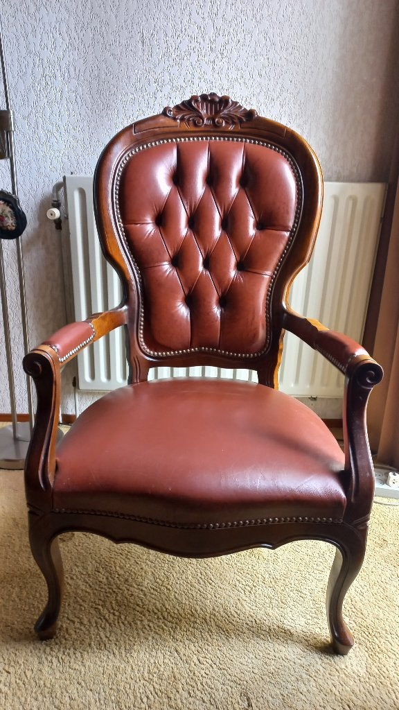 vintage stoel gecapitonneerde fauteuil in Louis XV stijl, Ophalen, Gebruikt, Bruin, Hout