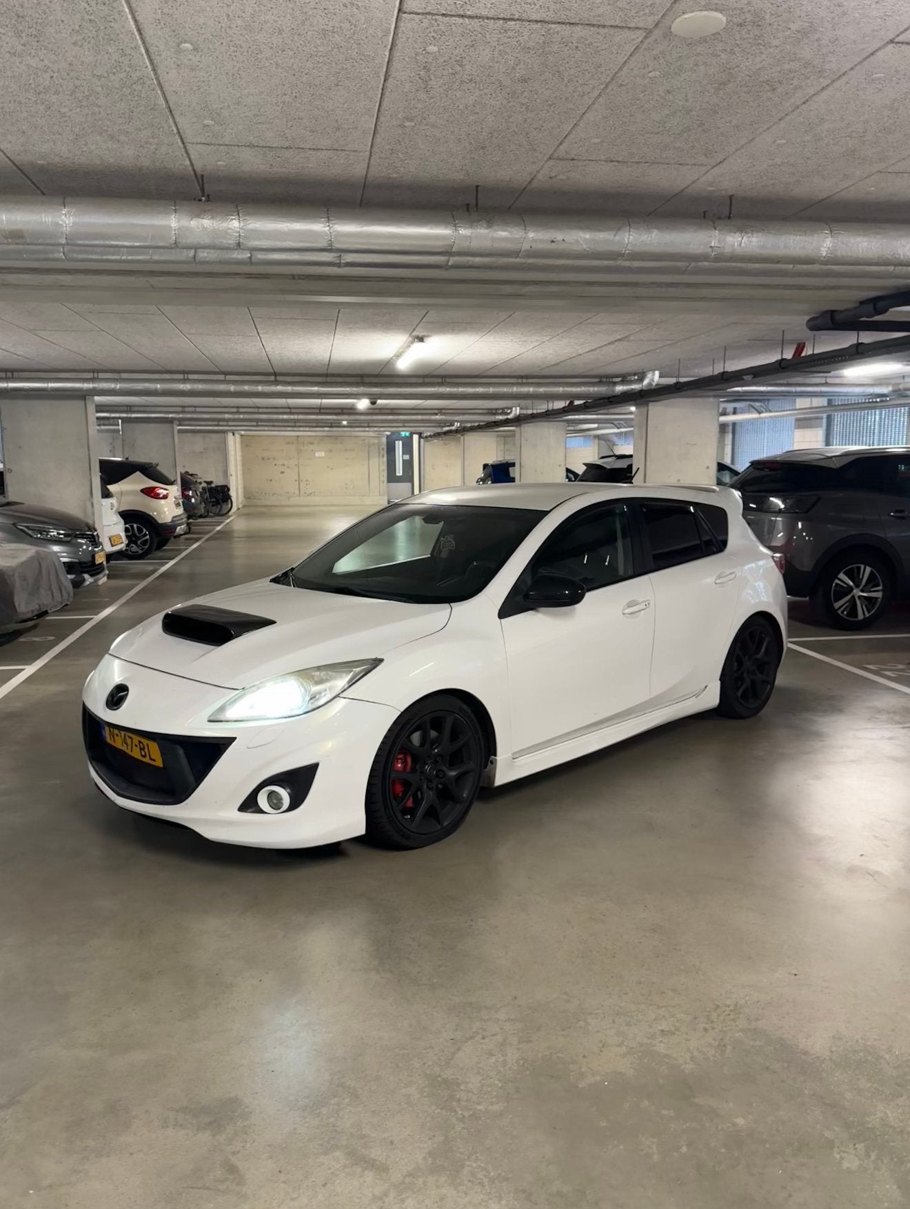 Mazda 3 MPS - Leuke getunde sportieve auto!, Zwart, 4 cilinders, 10 km/l, 75 €/maand