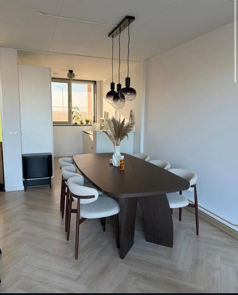 Eettafel, Almere