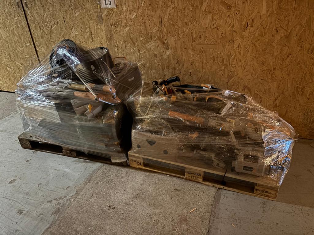 2 pallets met gereedschappen, Ophalen, Gebruikt