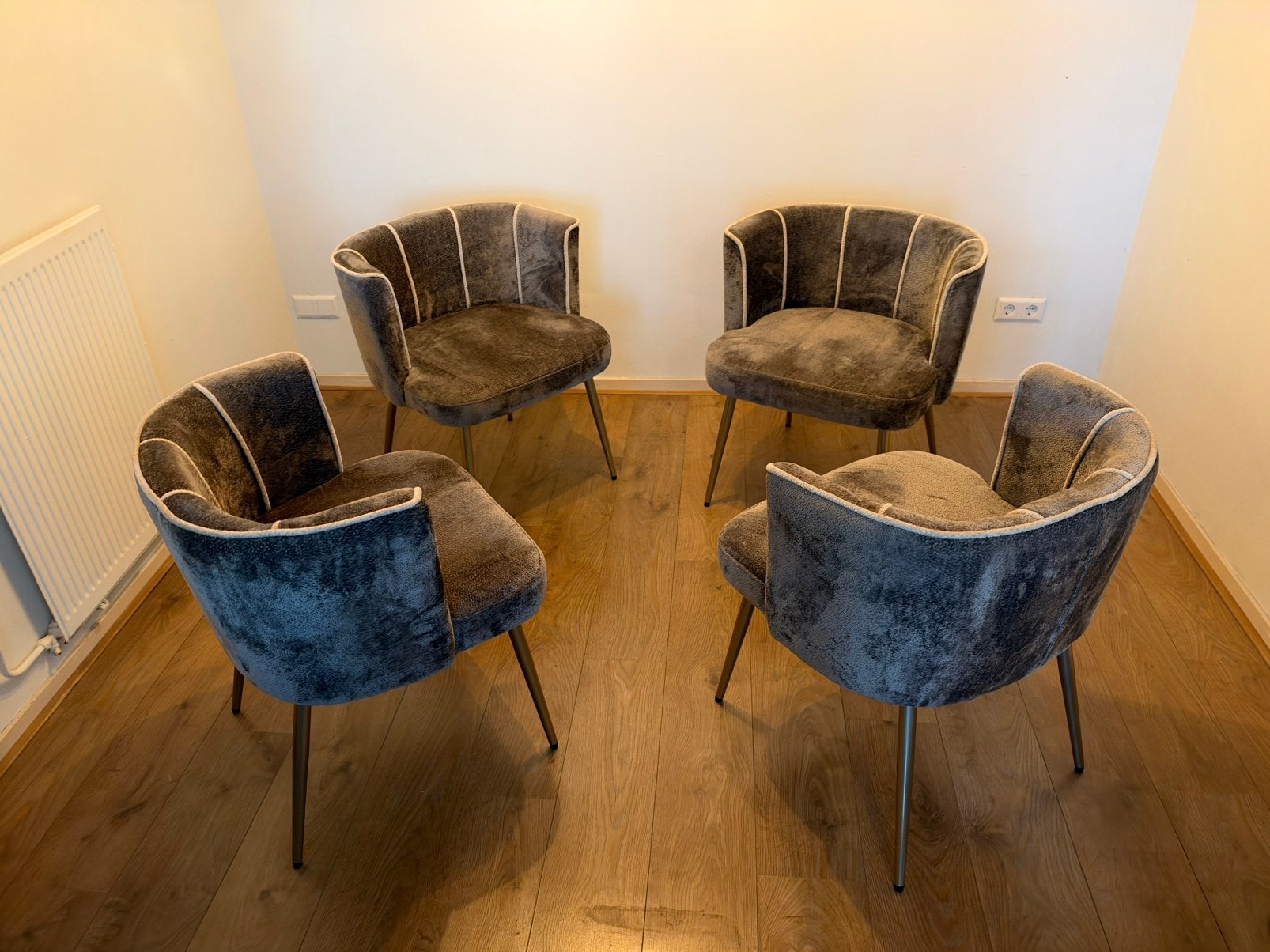 4 eetkamerstoelen, Huis en Inrichting, Ophalen, Zo goed als nieuw, Bruin, Vier