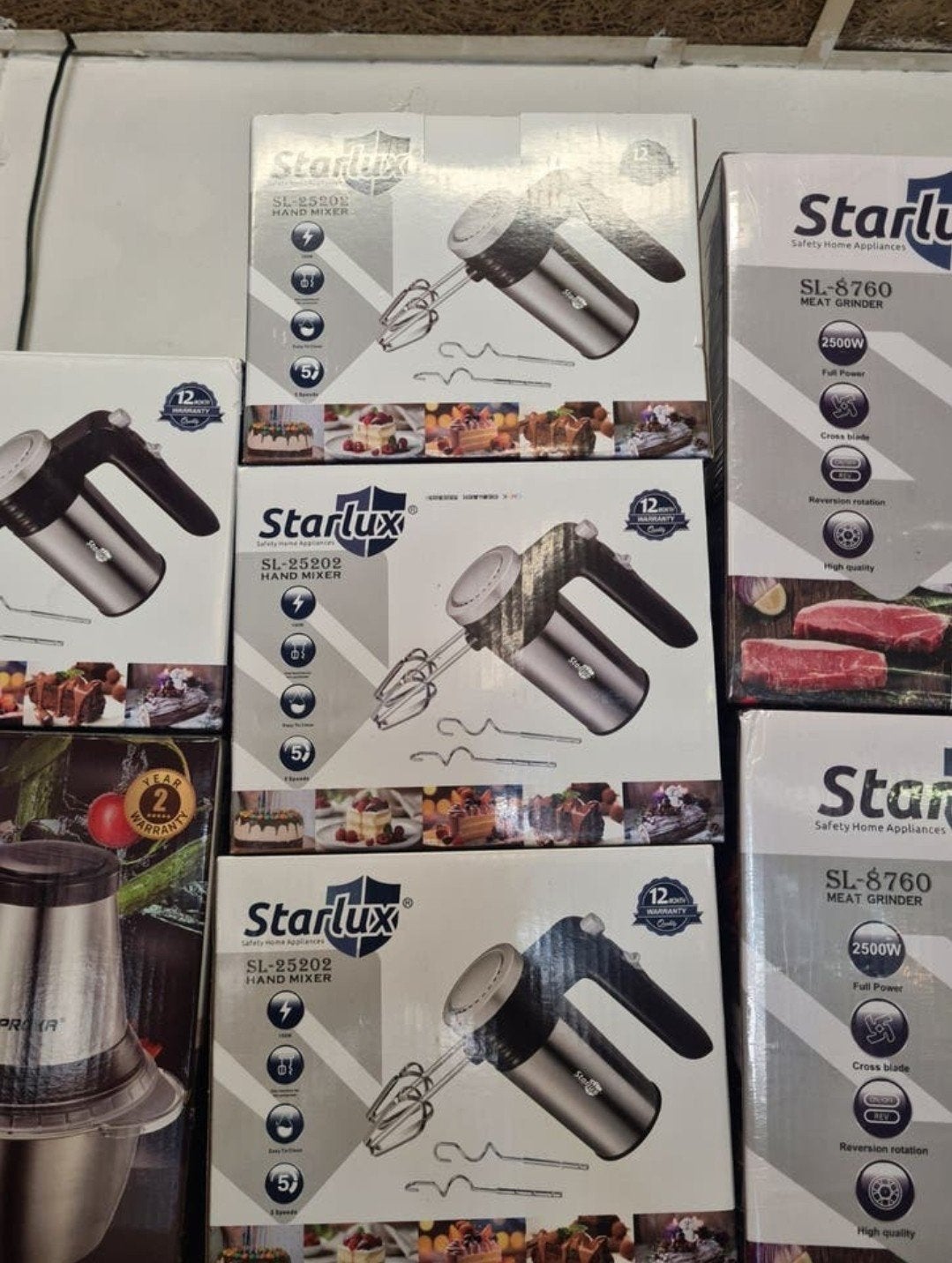 Starlux Handmixer - Nieuw, Minder dan 1 liter, Ophalen of Verzenden, Nieuw, 3 snelheden of meer