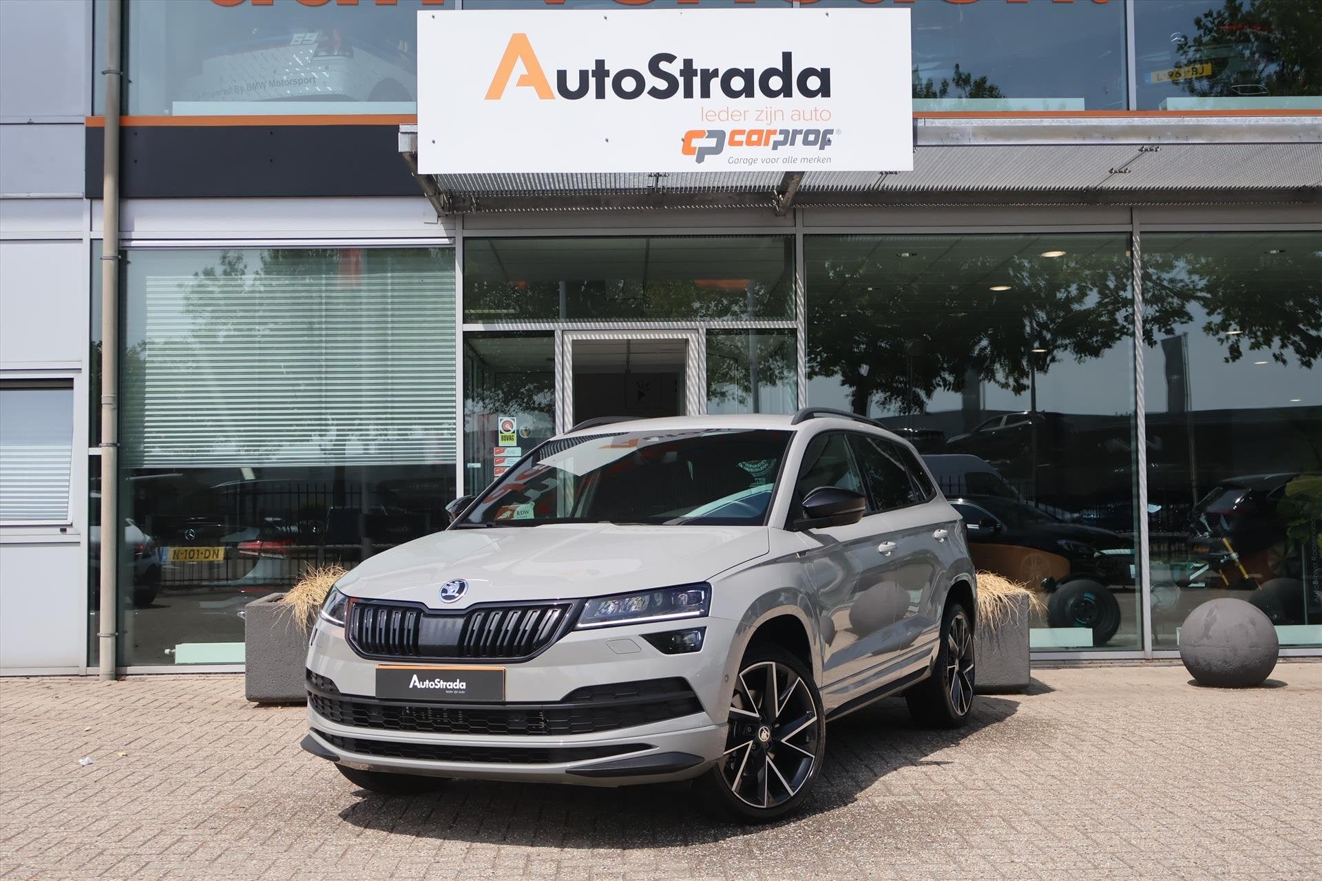 Skoda Karoq 1.5 SportLine TSI ACT 150pk | Trekhaak | Canton, Auto's, 4 cilinders, Bedrijf, SUV of Terreinwagen, Zilver of Grijs