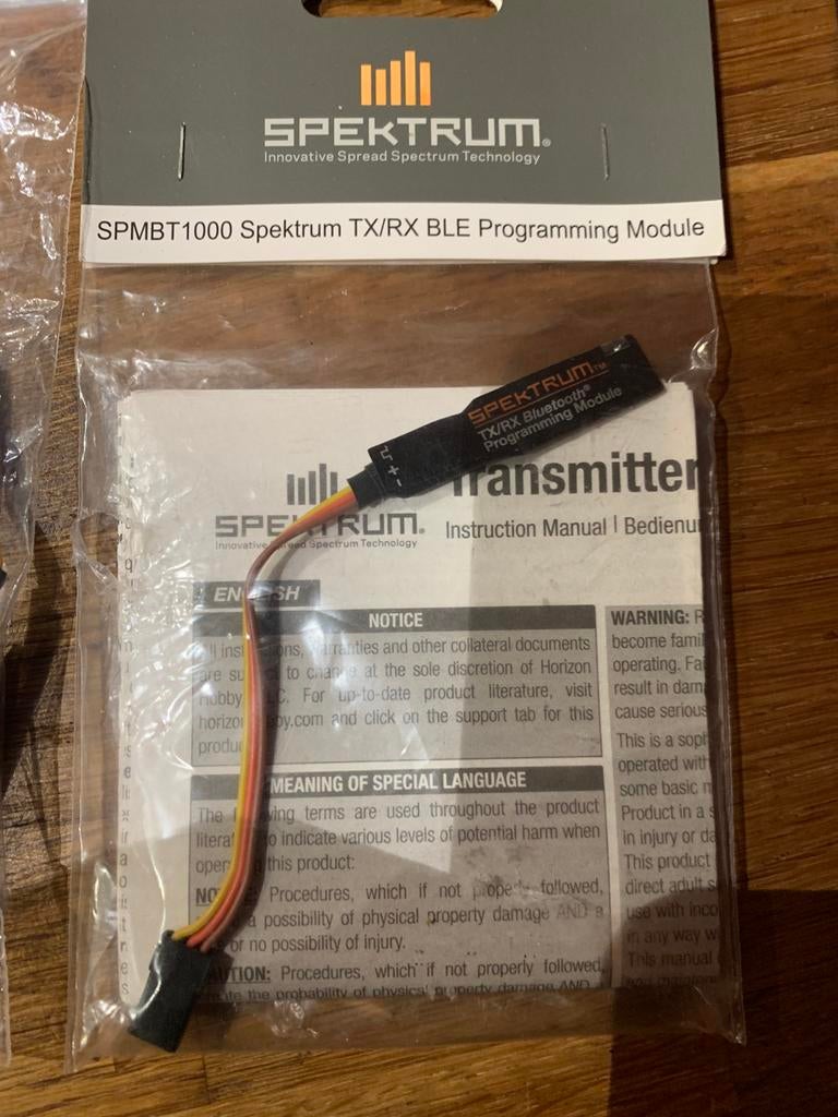 SPEKTRUM PROGRAMMEER KABEL BLEUTOOTH 2 stuks, Hobby en Vrije tijd, Modelbouw | Radiografisch | Vliegtuigen, Ophalen of Verzenden