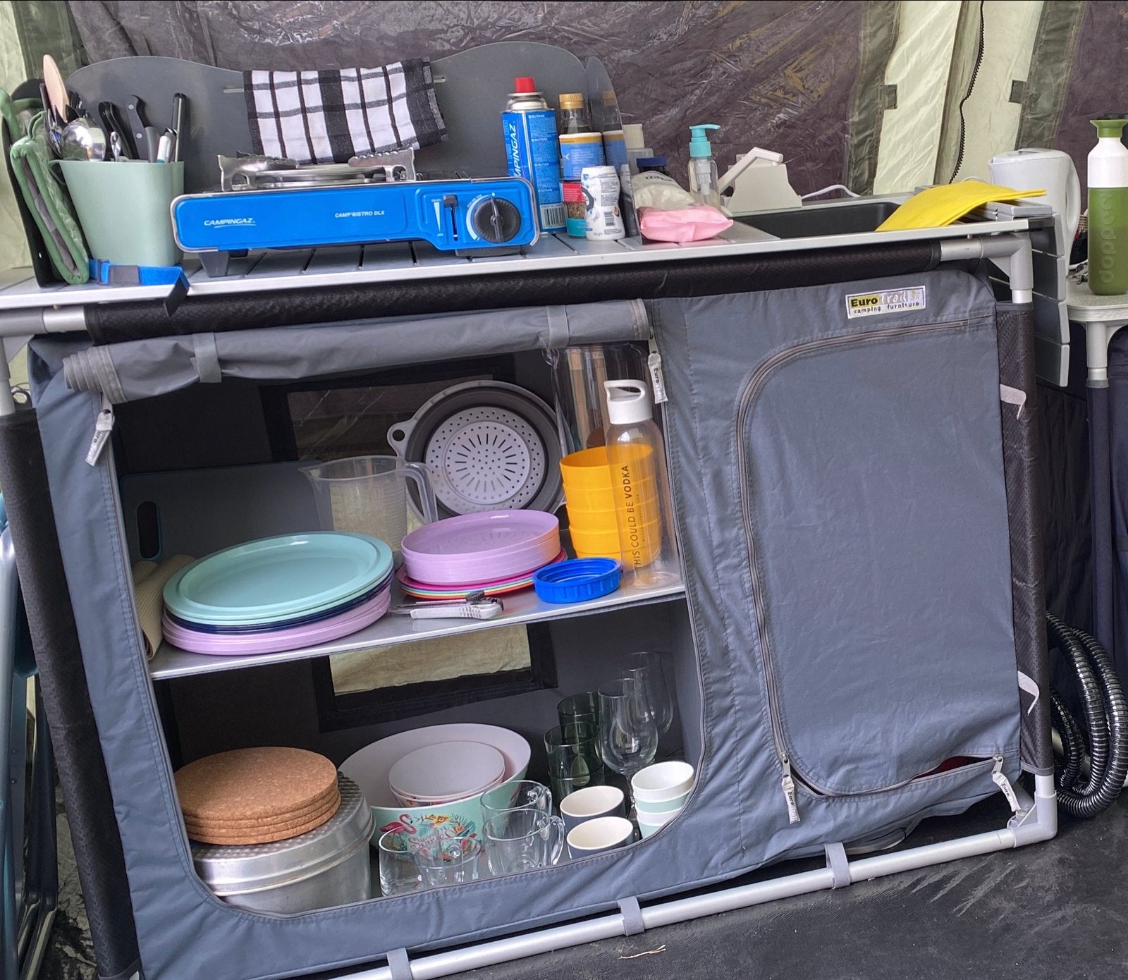 EuroTrail Camping Keukenkast - Handig en Compact, Ophalen, Gebruikt