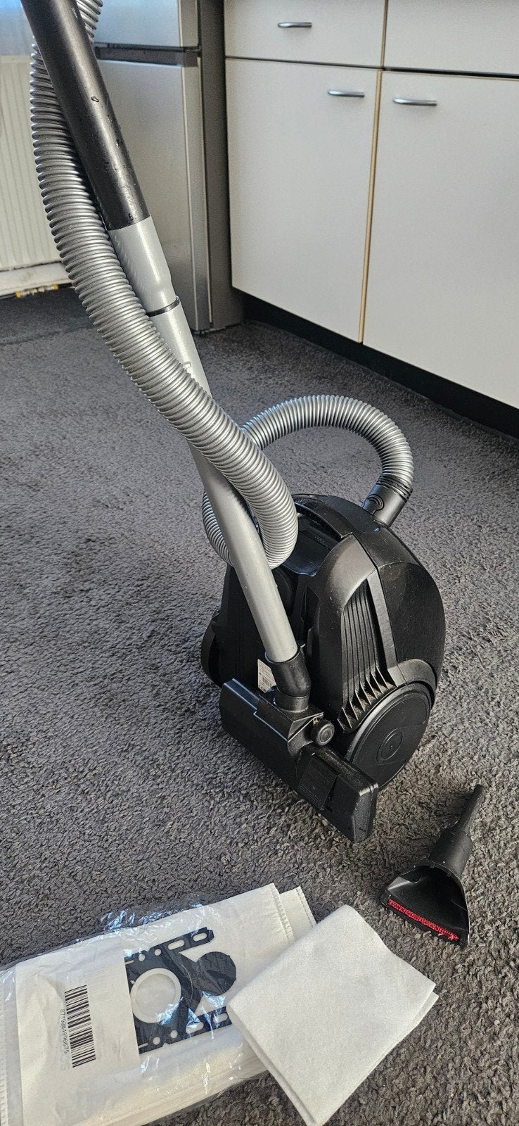 Bosch Compact'x Stofzuiger met Stofzakken, Witgoed en Apparatuur, Stofzuigers, Gebruikt, Sledestofzuiger, Bosch, Inclusief accessoires
