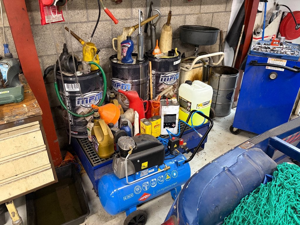 GARAGE INVENTARIS, Ophalen