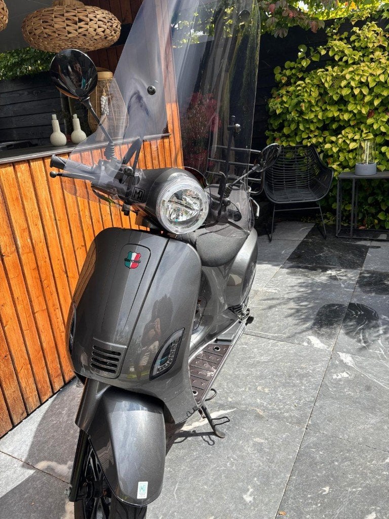GTS Toscane 2023 7950 km Zeer netjes, Ophalen, Zo goed als nieuw, GTS, Benzine