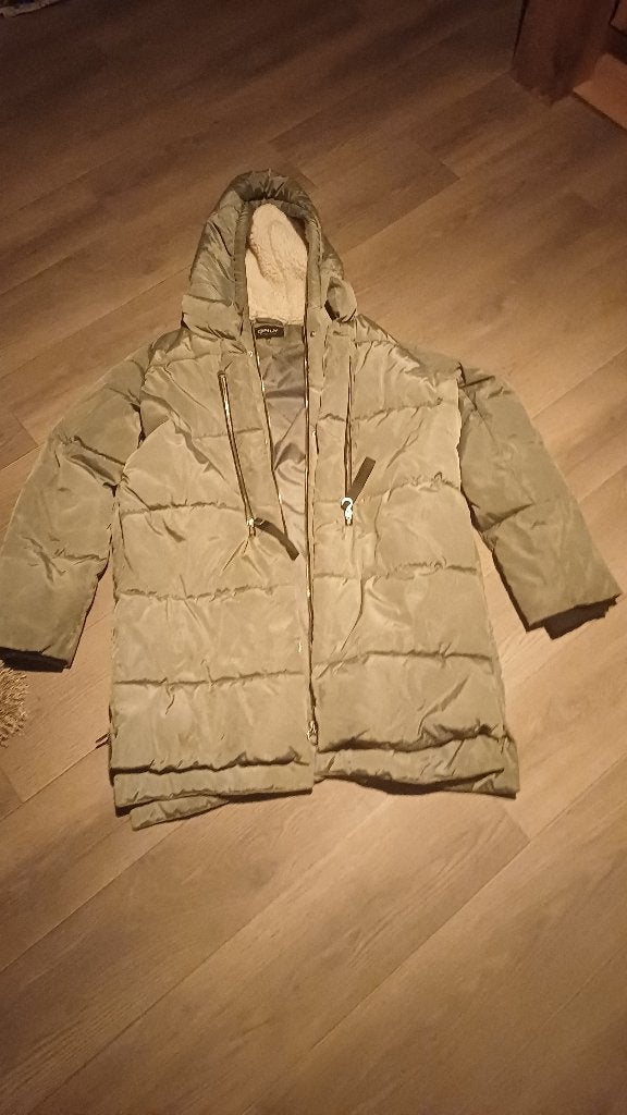 Mooie groene lange winterjas, Maat 38/40 (M), Only, Ophalen of Verzenden, Gedragen