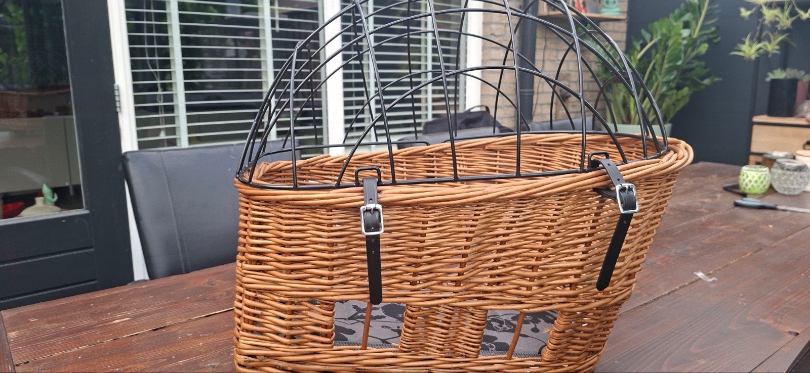 Basil Hondenfietsmand met kussen en rekje, Ophalen, Zo goed als nieuw, Basil