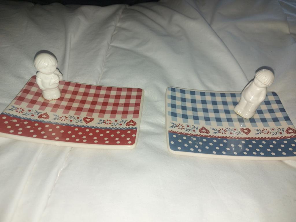 Leuke onderzetters met poppetjes - rood en blauw, Huis en Inrichting, Gebruikt, Meerkleurig, Ophalen of Verzenden, Landelijk