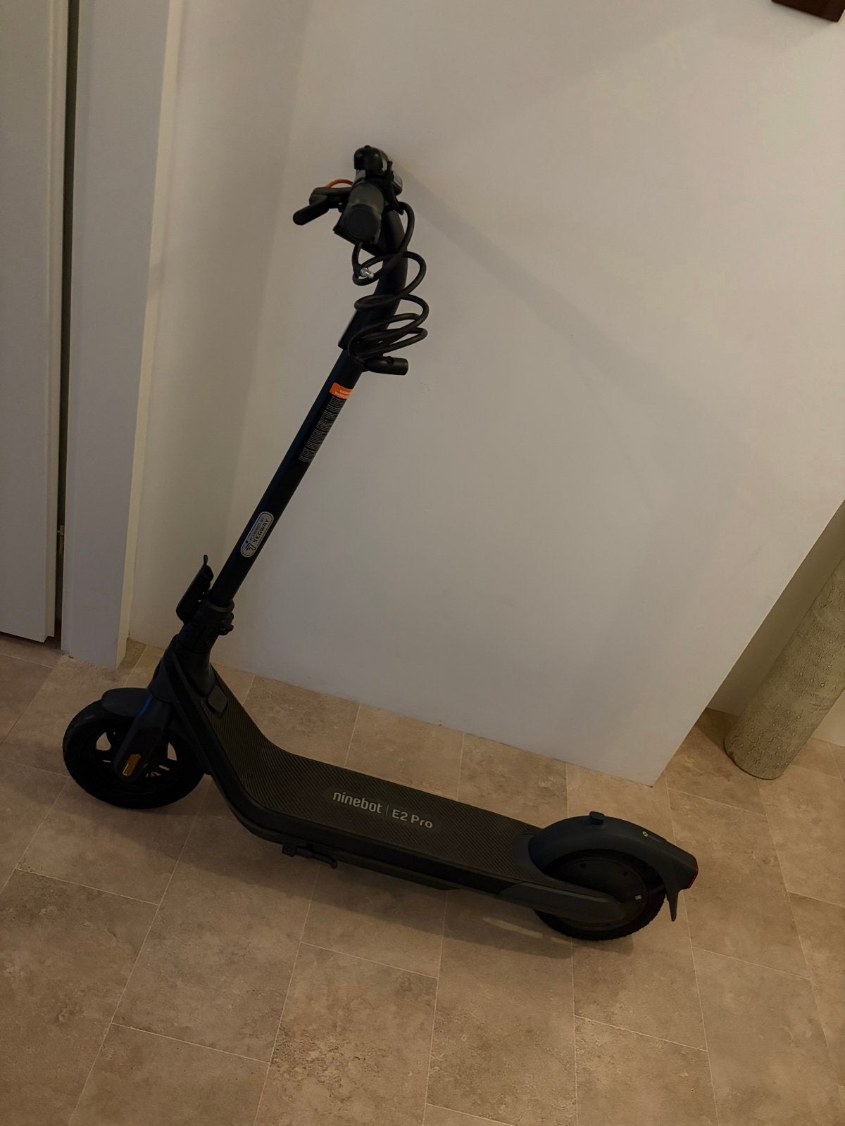 Segway Ninebot E2 Pro E elektrische step - Zo goed als nieuw, Ophalen of Verzenden, Zo goed als nieuw, Elektrische step (E-scooter)