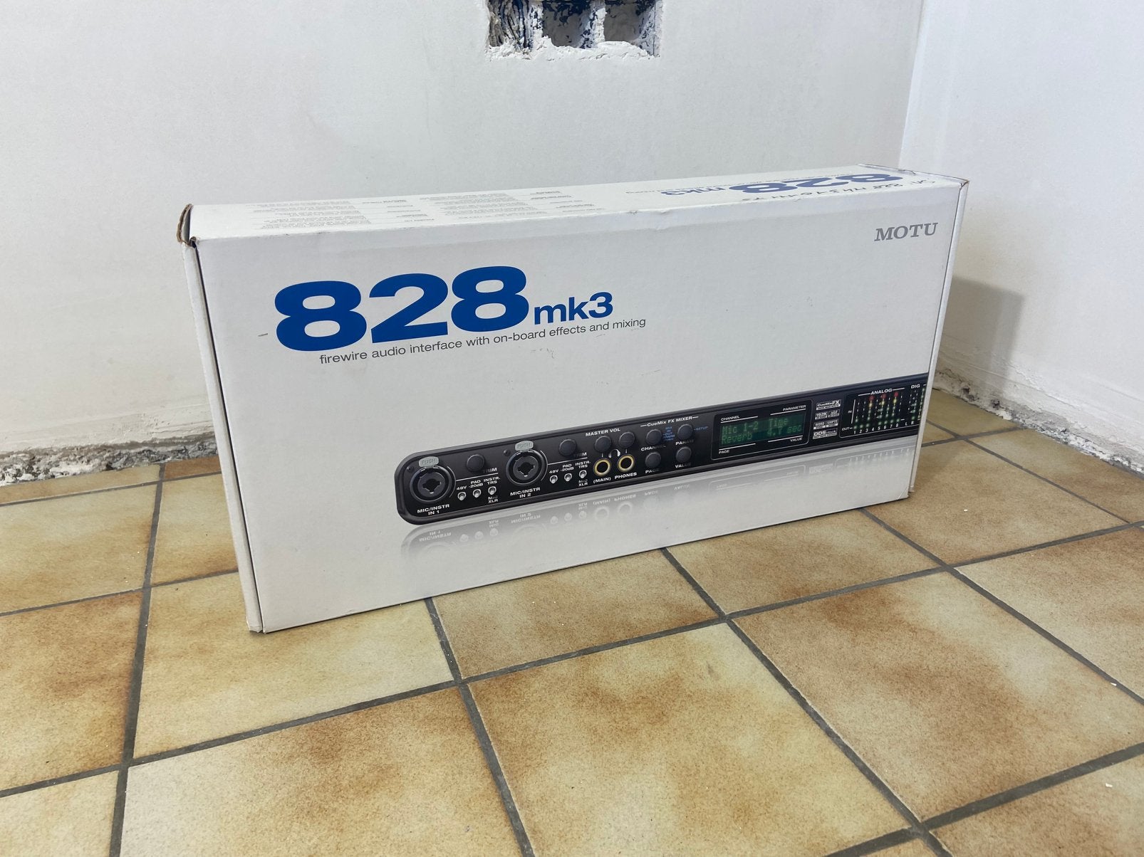 Motu 828mk3 in nagel nieuwe conditie., Ophalen of Verzenden, Zo goed als nieuw