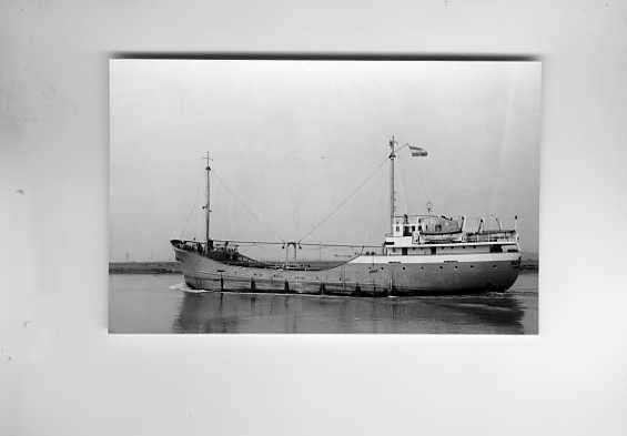 scheepvaart-foto-mutatie, Ophalen of Verzenden, Zo goed als nieuw, Motorboot, Boek of Tijdschrift