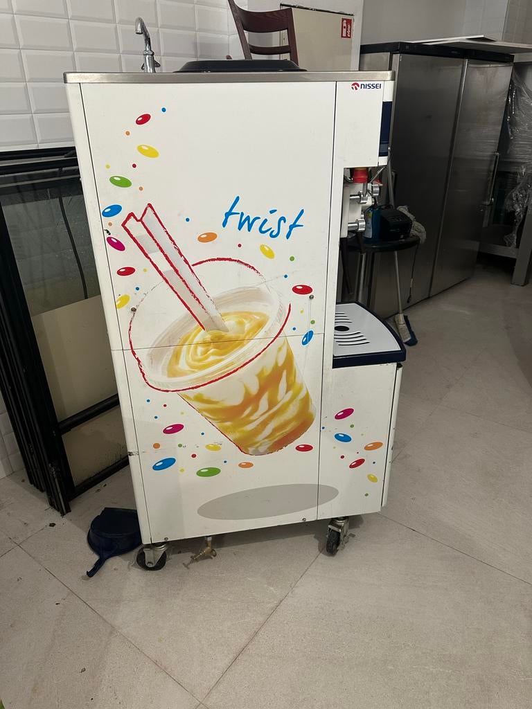 Nissei NA3338 Rapid Combi IJsmachine - Softijs & Milkshake, Witgoed en Apparatuur, IJsmachines, Ophalen, Gebruikt, Zelfvriezend