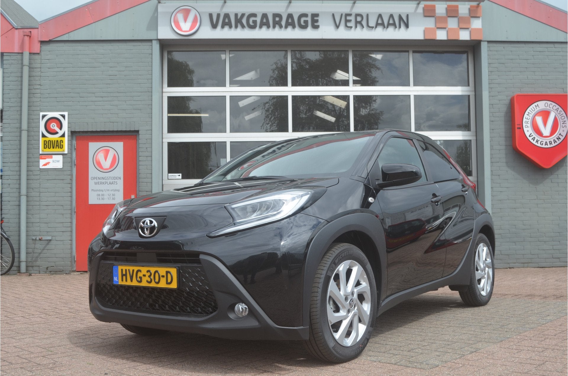 Toyota Aygo X 1.0 VVT-i MT First, LM velgen, nav.camera 12 m