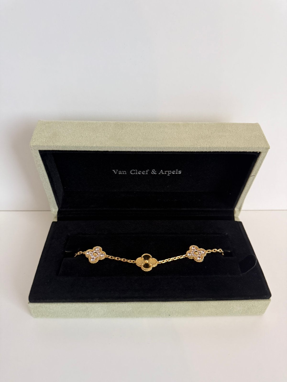Van Cleef & Arpels armband goud met diamanten, Ophalen of Verzenden, Nieuw