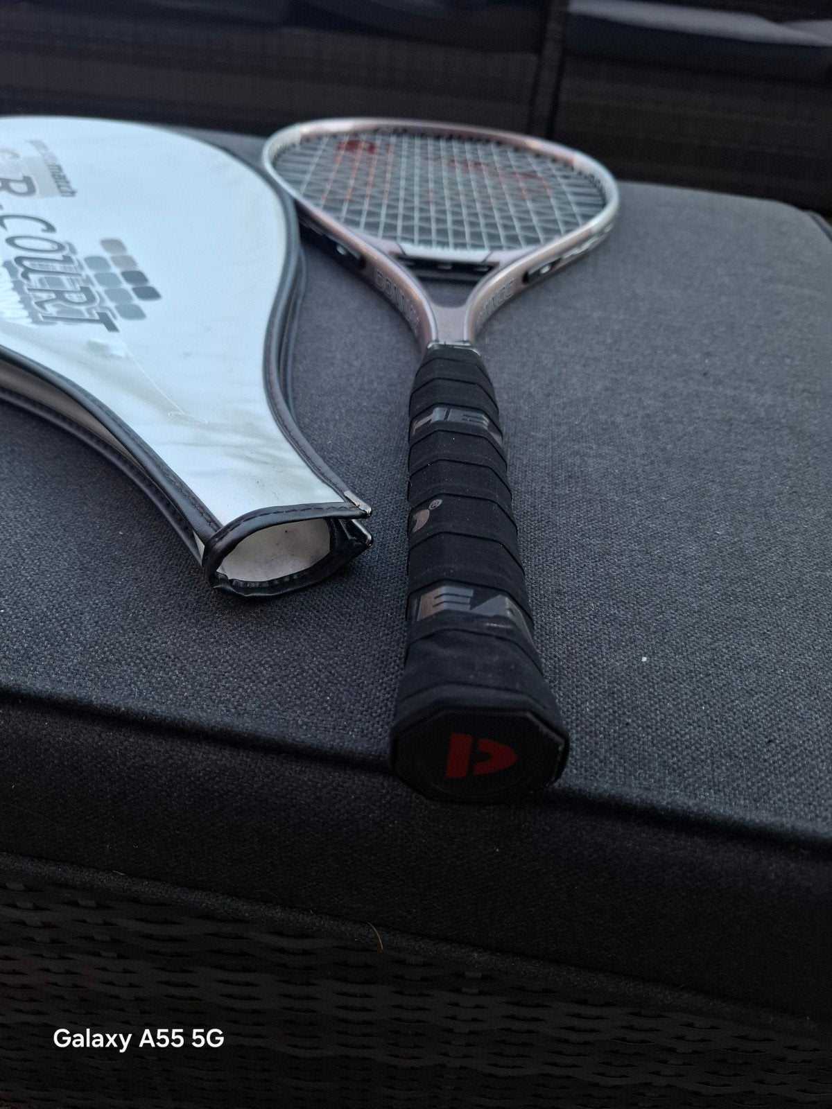 Donnay tennisracket L4 met hoes, Sport en Fitness, Tennis, Gebruikt, Onbekend, raadpleeg de officiële Donnay website voor details.