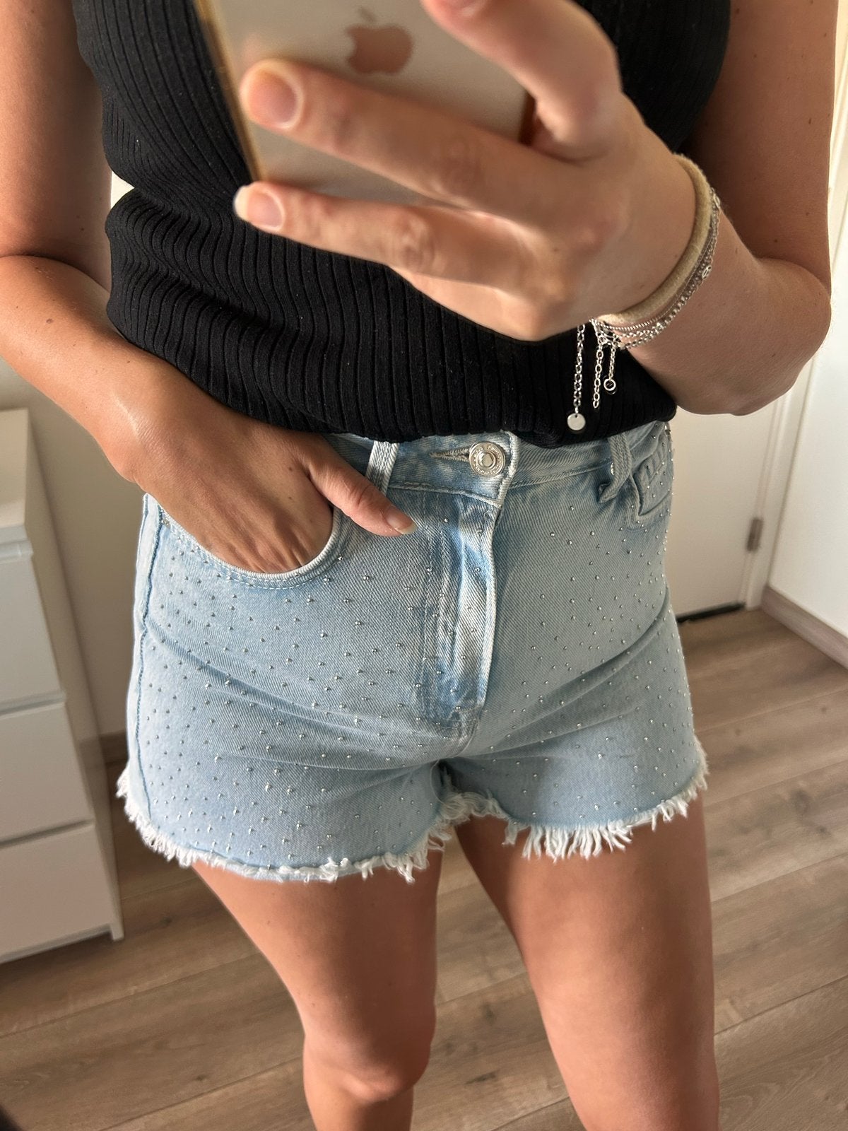 Stradivarius denim shorts met studs, Maat 38/40 (M), Kort, Blauw, Ophalen of Verzenden