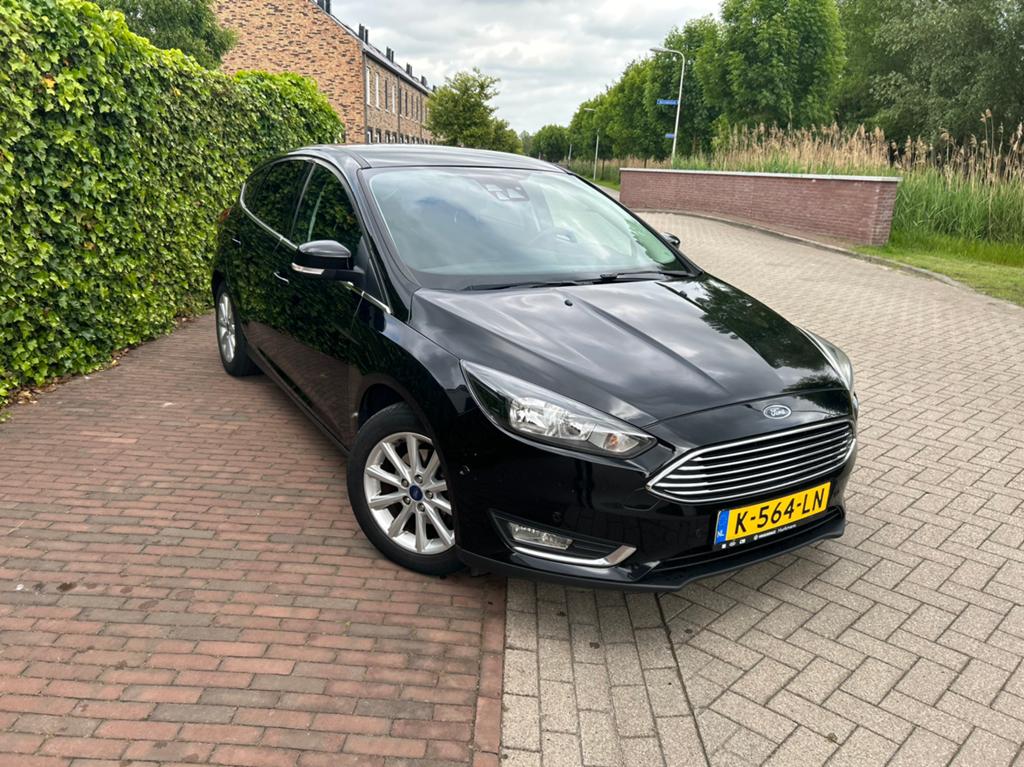 Ford Focus Ecoboost 125pk 2017 NW Riem, 125 pk, Zwart, 1200 kg, Particulier