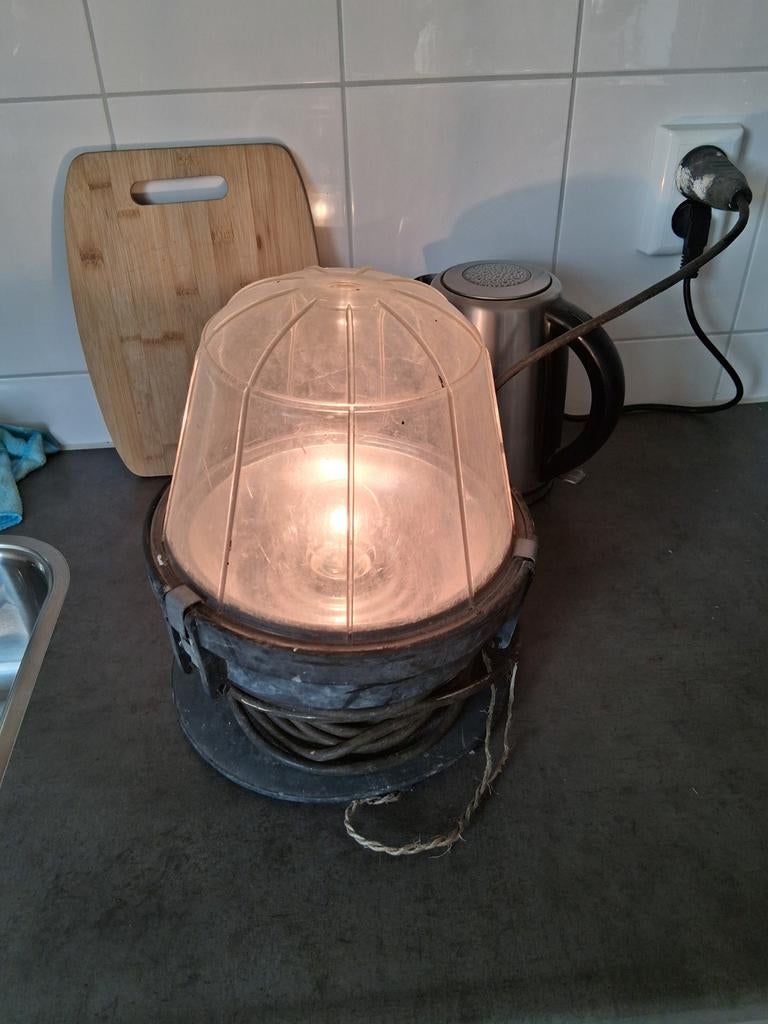 Oude bouwlamp, Ophalen, Gebruikt, Lamp