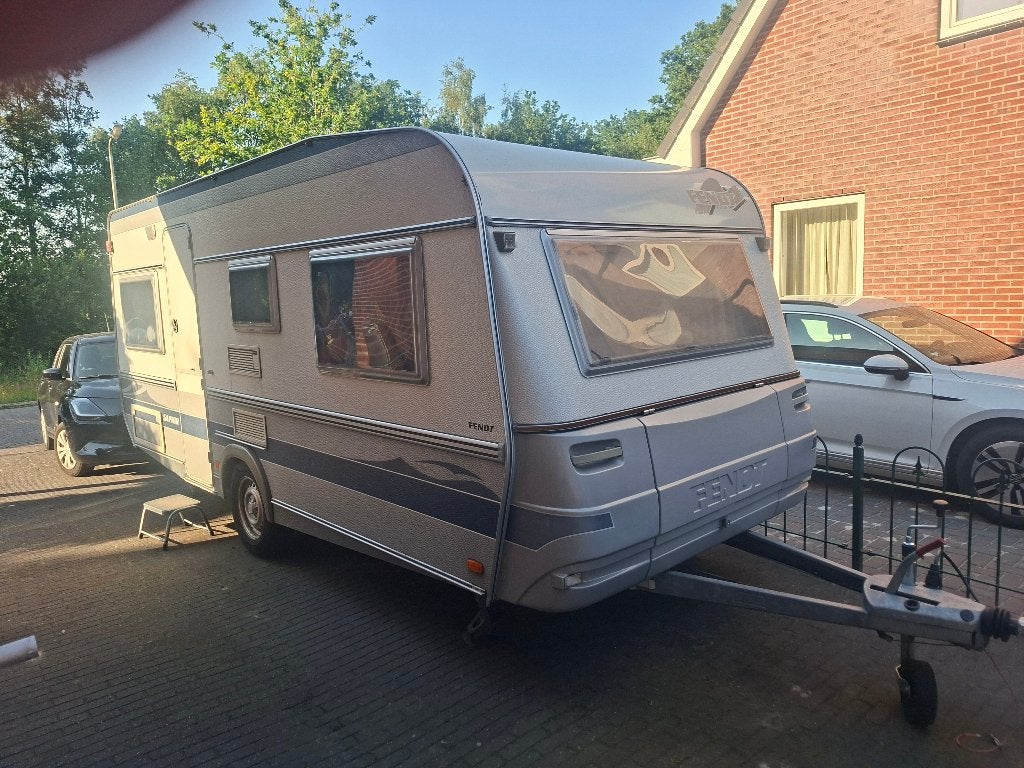 Caravan Fendt saphir 495 met tenten en luifel, Luifel, Rondzit, Dwarsbed, Particulier