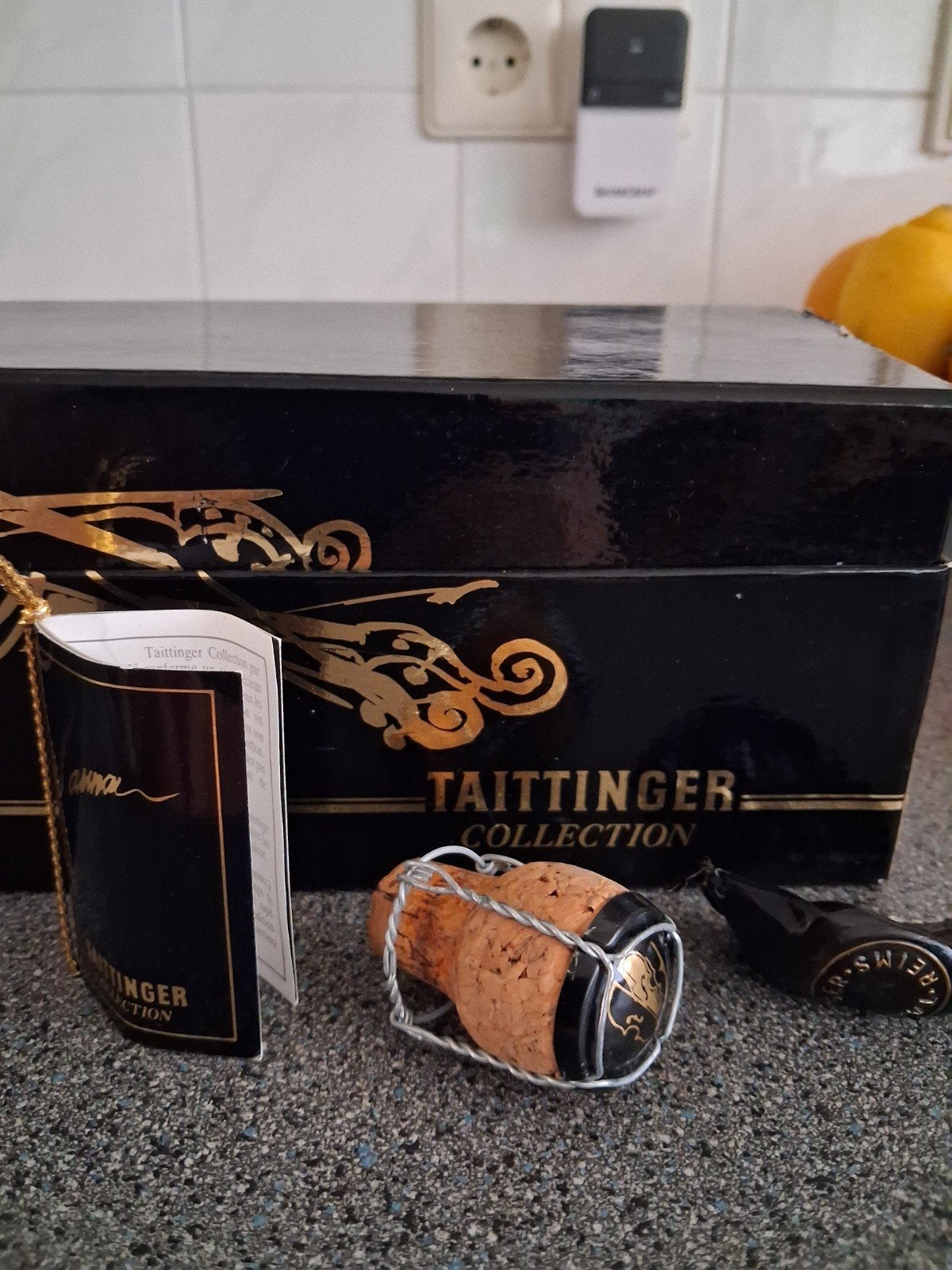 LEGE TAITTINGER CHAMPAGNE FLES JAAR 1981 MET ORGINELE DOOS, Gebruikt, Frankrijk, Ophalen of Verzenden, Champagne