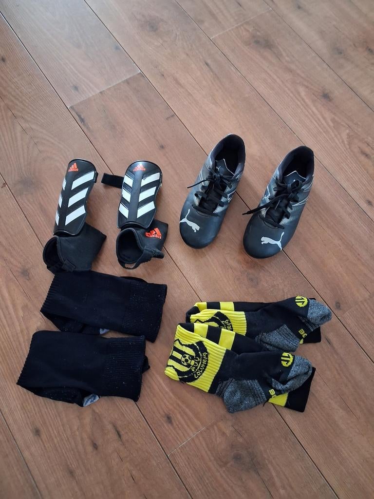 Voetbalschoenen maat 35, Ophalen of Verzenden, Zo goed als nieuw, Schoenen