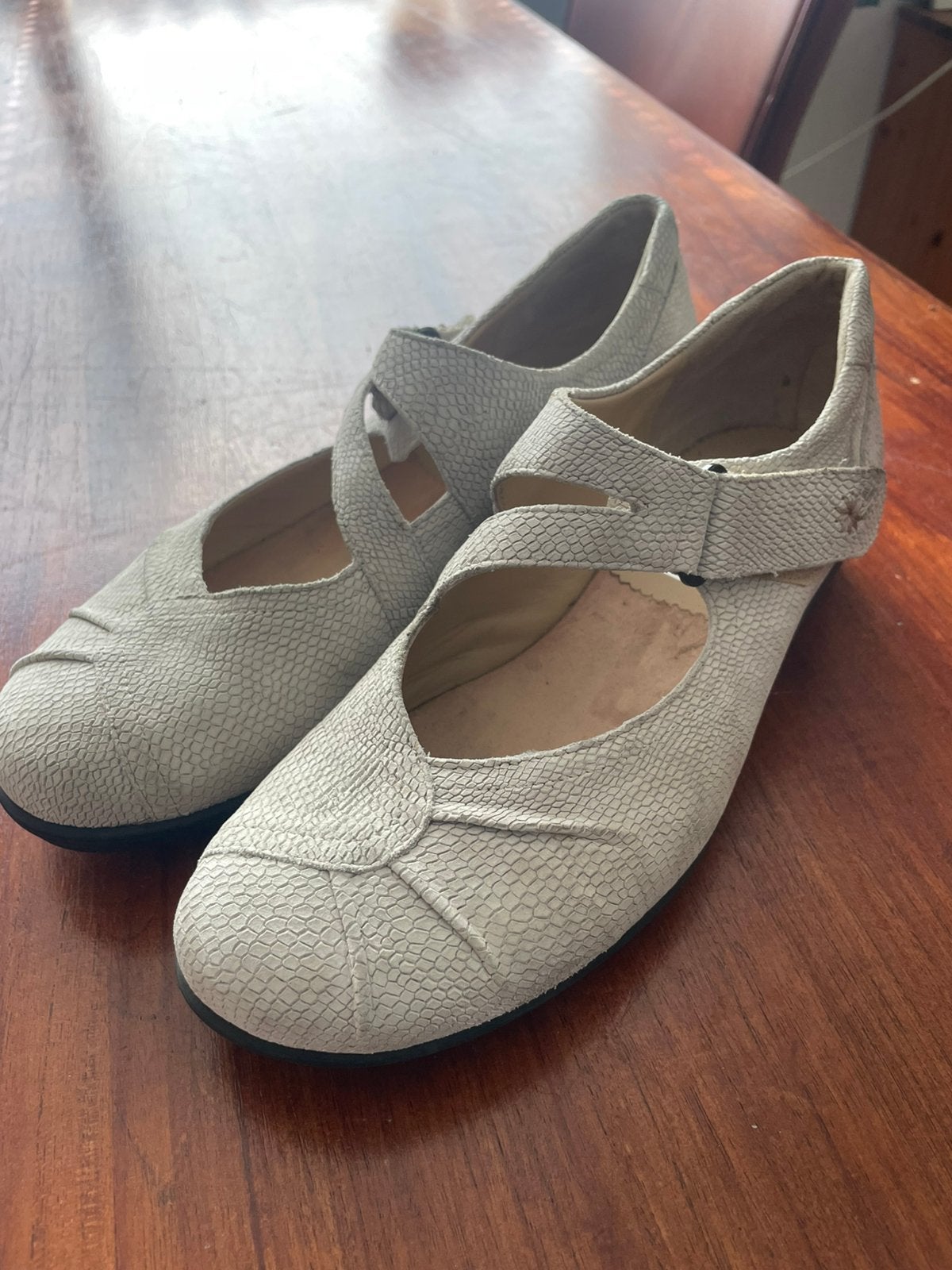 Durea damesschoenen met bandje 39, Beige, Zo goed als nieuw, Ballerina's, Ophalen of Verzenden