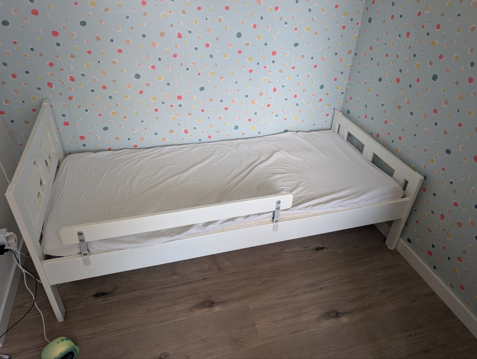IKEA peuterbed met matras, dekbed en kussen, Ophalen, Gebruikt, Wit, 190 cm of minder